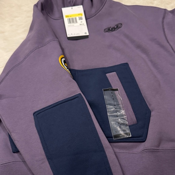 Nike LeBron James Boys Size S Hoodie with Embroidered Logo NWT - Picture 3 of 7